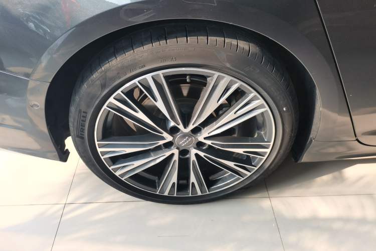 Used Audi A6L 2020 45 TFSI quattro Prestige Dynamic Edition Right Rear Wheel Hub