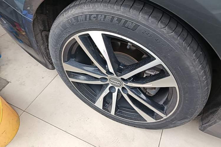 Used Audi A6L 2020 40 TFSI Luxury Dynamic Edition Right Rear Wheel Hub