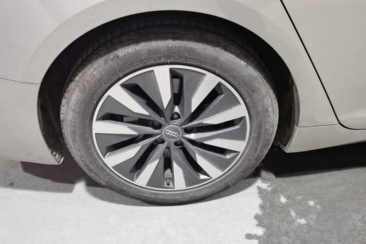 Used Audi A6L 2020 45 TFSI Prestige Elegant Edition Right Rear Wheel Hub
