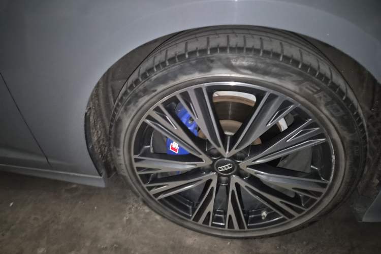 Used Audi A6L 2020 40 TFSI Luxury Dynamic Edition Right Front Wheel Hub