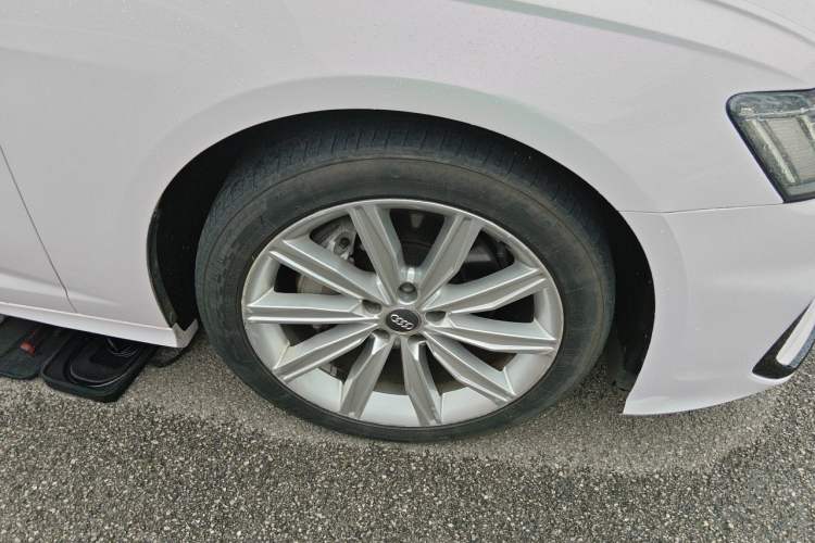 Used Audi A6L 2020 45 TFSI Prestige Dynamic Edition Right Front Wheel Hub
