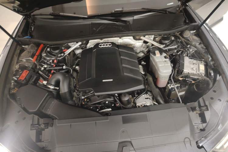 Used Audi A6L 2020 40 TFSI Luxury Dynamic Edition Engine Bay