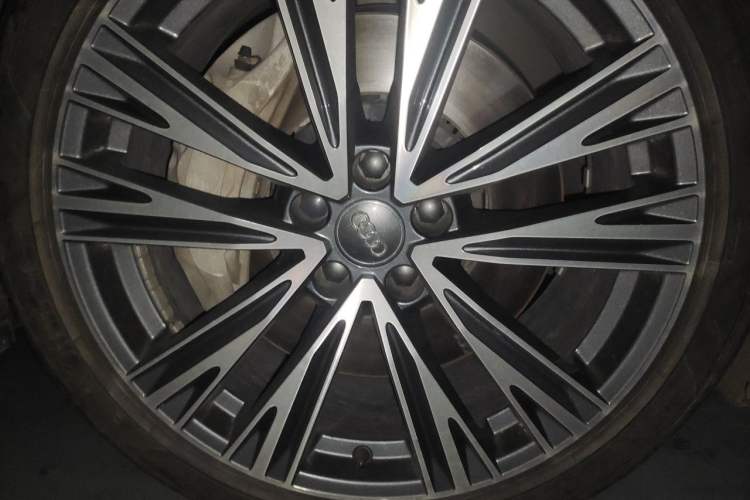 Used Audi A6L 2020 55 TFSI quattro Prestige Dynamic Edition Right Front Wheel Hub