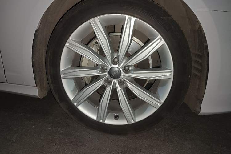 Used Audi A6L 2020 45 TFSI Prestige Dynamic Edition Right Front Wheel Hub