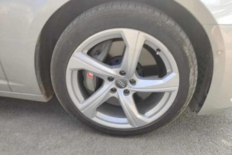 Used Audi A6L 2020 55 TFSI quattro Prestige Edition Right Front Wheel Hub