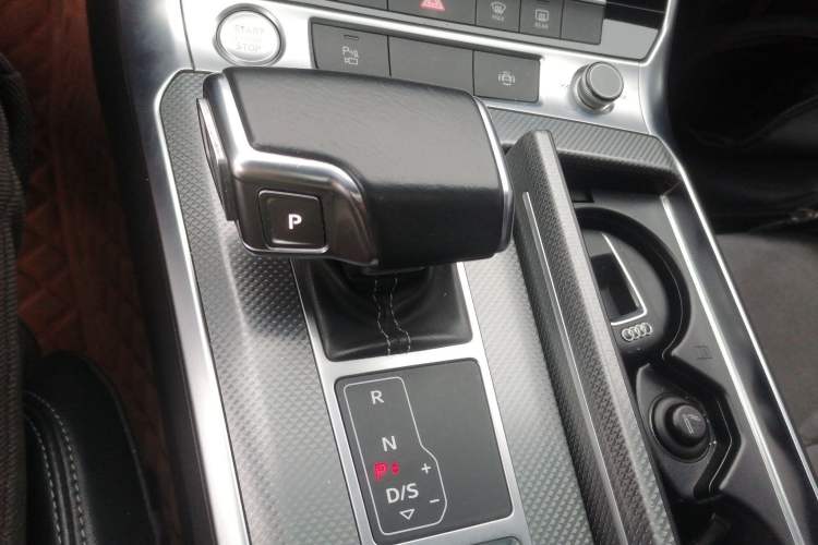 Used Audi A6L 2020 40 TFSI Luxury Dynamic Edition Gear Lever