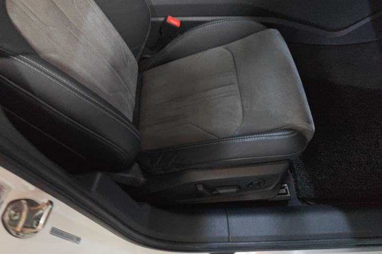 Used Audi A6L 2020 40 TFSI Luxury Dynamic Edition Right Front Seat