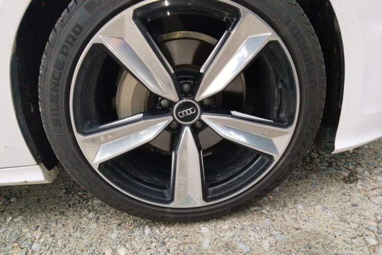 Used Audi A6L 2020 45 TFSI Prestige Dynamic Edition Right Front Wheel Hub