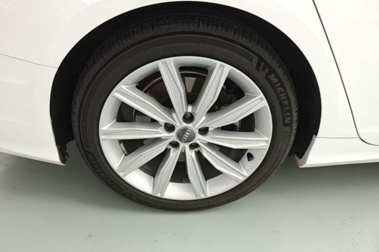 Used Audi A6L 2020 45 TFSI Prestige Dynamic Edition Right Rear Wheel Hub