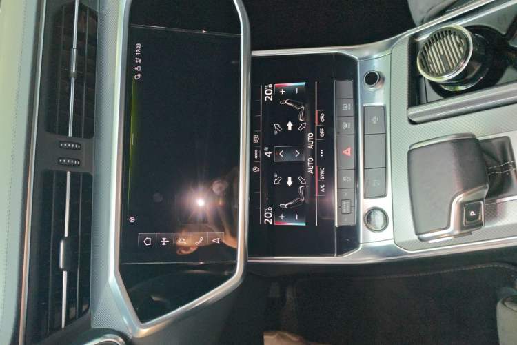 Used Audi A6L 2021 40 TFSI Luxury Dynamic Edition Audio And AC Panel