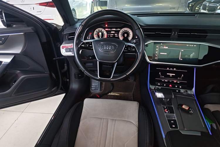 Used Audi A6L 2021 40 TFSI Luxury Dynamic Edition Audio And AC Panel