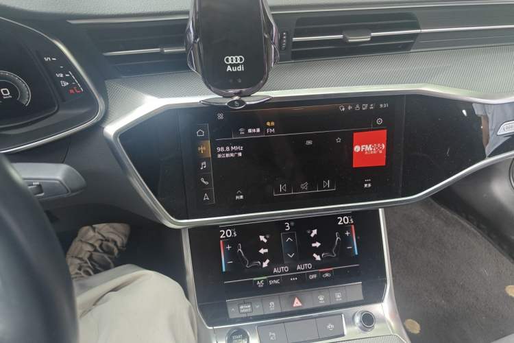 Used Audi A6L 2021 40 TFSI Luxury Dynamic Edition Audio And AC Panel