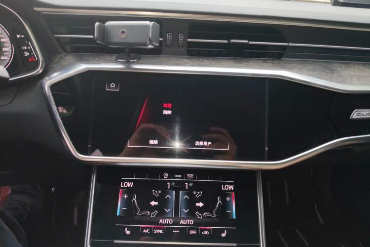 Used Audi A6L 2021 55 TFSI quattro Prestige Edition Audio And AC Panel