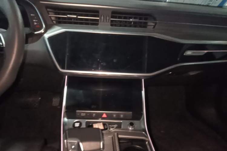 Used Audi A6L 2021 40 TFSI Luxury Prestige Edition Audio And AC Panel