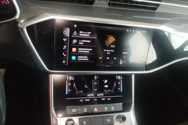 Used Audi A6L 2021 40 TFSI Luxury Dynamic Edition Audio And AC Panel