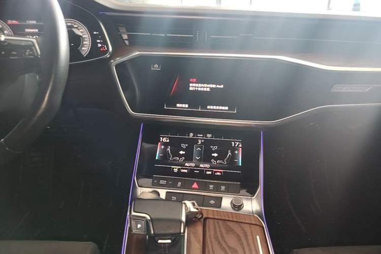 Used Audi A6L 2021 40 TFSI Luxury Dynamic Edition Audio And AC Panel