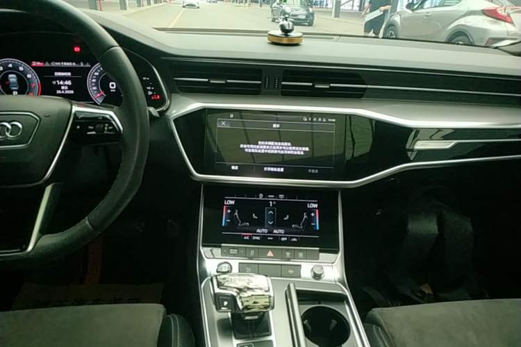 Used Audi A6L 2021 40 TFSI Luxury Dynamic Edition Audio And AC Panel