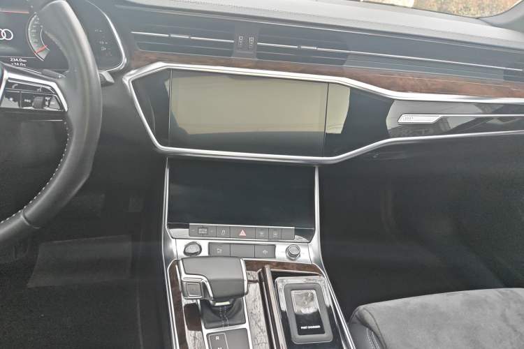 Used Audi A6L 2021 45 TFSI Prestige Dynamic Edition Audio And AC Panel