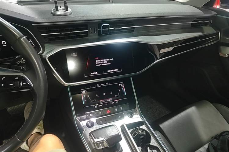 Used Audi A6L 2021 40 TFSI Luxury Prestige Edition Audio And AC Panel