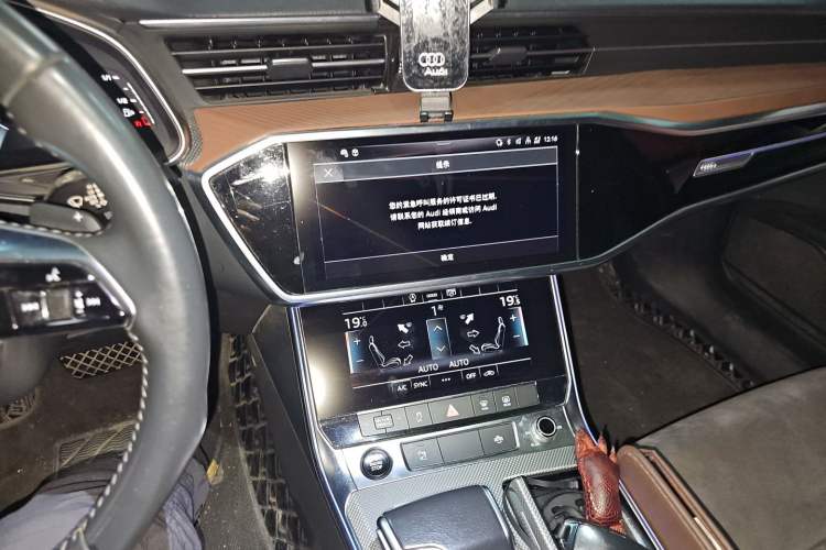 Used Audi A6L 2021 40 TFSI Luxury Dynamic Edition Audio And AC Panel