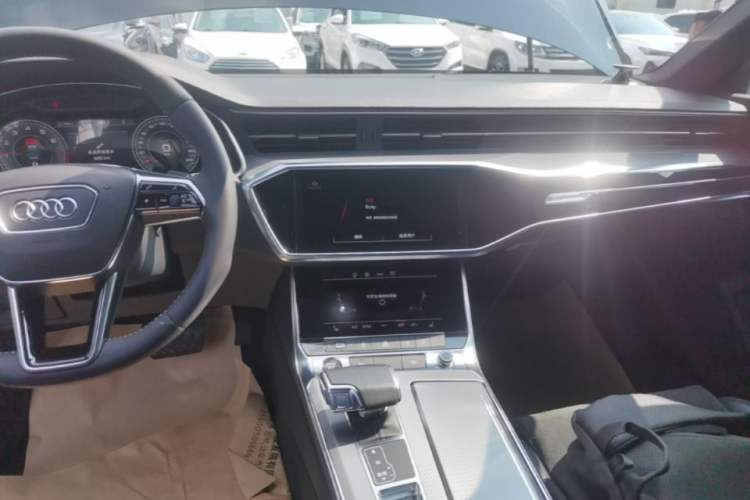 Used Audi A6L 2021 40 TFSI Luxury Dynamic Edition Audio And AC Panel