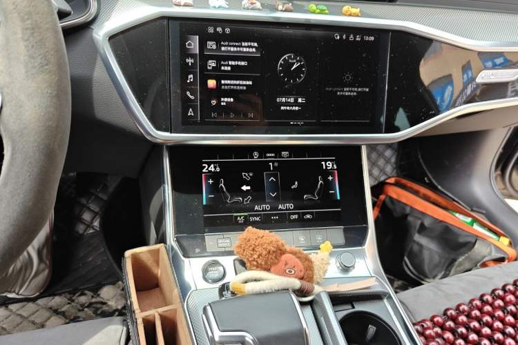 Used Audi A6L 2021 40 TFSI Luxury Dynamic Edition Audio And AC Panel