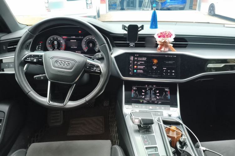 Used Audi A6L 2021 45 TFSI Enjoy Life Edition Center Console