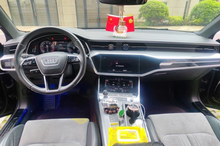 Used Audi A6L 2021 40 TFSI Luxury Dynamic Edition Center Console