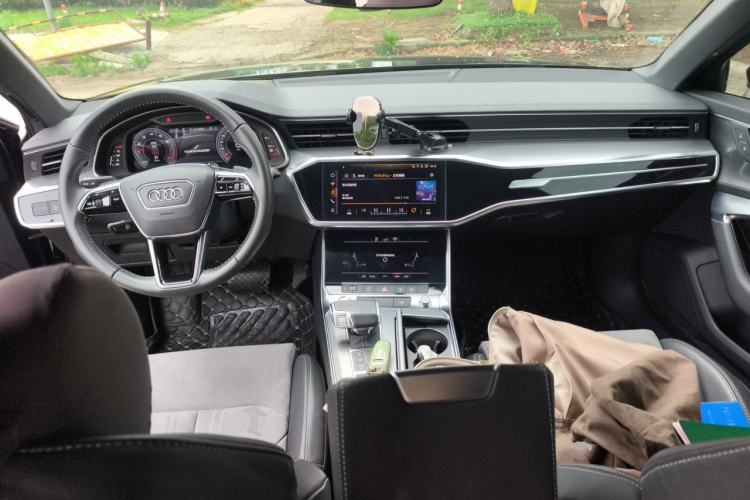 Used Audi A6L 2021 45 TFSI Enjoy Life Edition Center Console