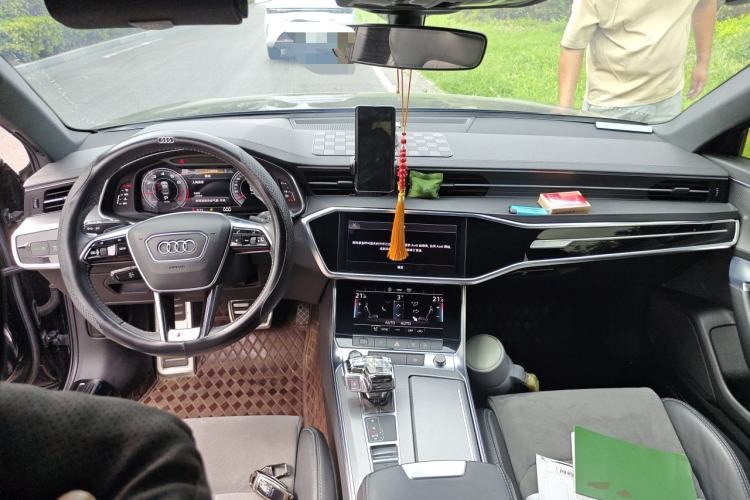 Used Audi A6L 2021 40 TFSI Luxury Dynamic Edition Center Console