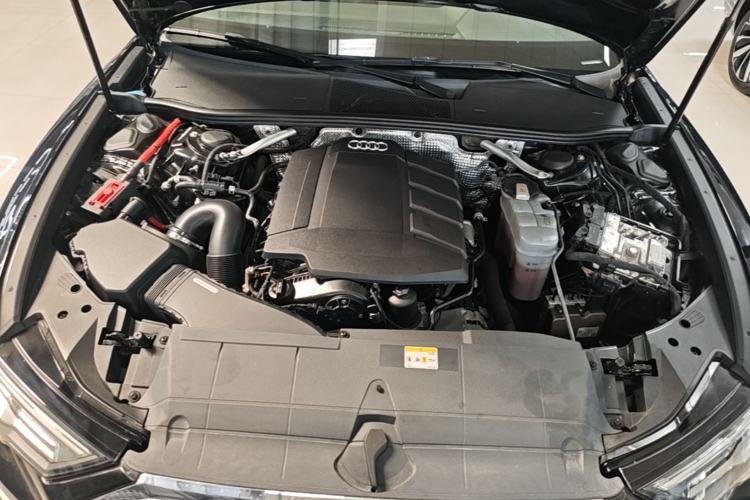 Used Audi A6L 2021 40 TFSI Luxury Dynamic Edition Engine Bay