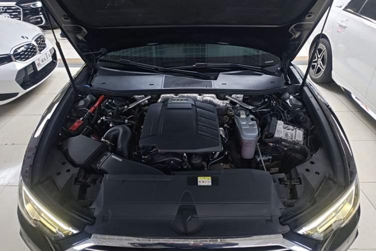 Used Audi A6L 2021 40 TFSI Luxury Dynamic Edition Engine Bay