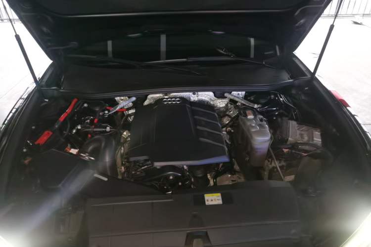 Used Audi A6L 2021 40 TFSI Luxury Dynamic Edition Engine Bay