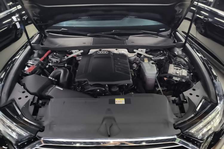 Used Audi A6L 2021 40 TFSI Luxury Dynamic Edition Engine Bay