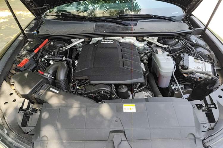 Used Audi A6L 2021 40 TFSI Luxury Dynamic Edition Engine Bay