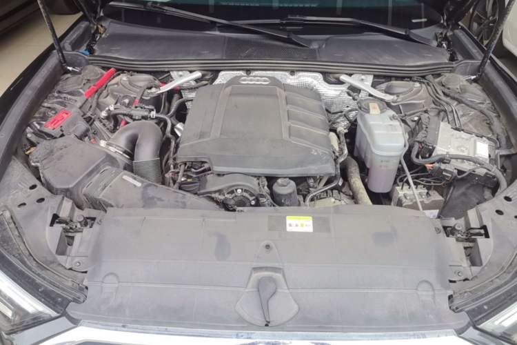 Used Audi A6L 2021 40 TFSI Luxury Dynamic Edition Engine Bay