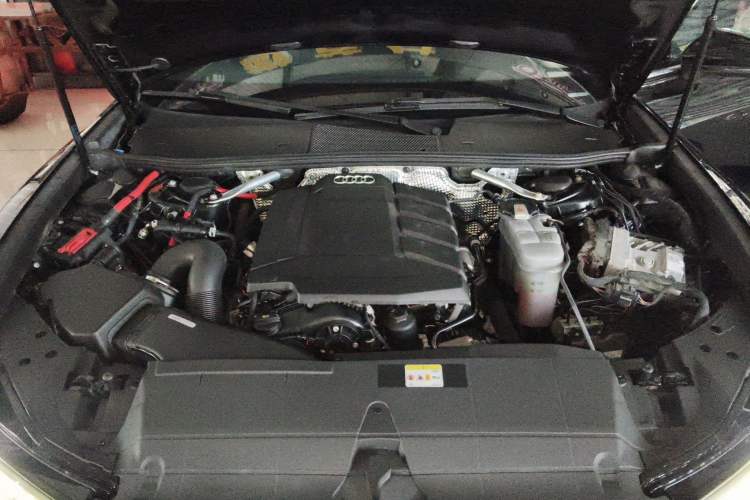 Used Audi A6L 2021 40 TFSI Luxury Dynamic Edition Engine Bay