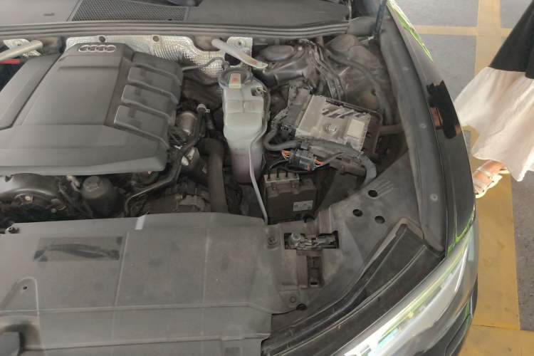 Used Audi A6L 2021 40 TFSI Luxury Prestige Edition Engine Bay Left