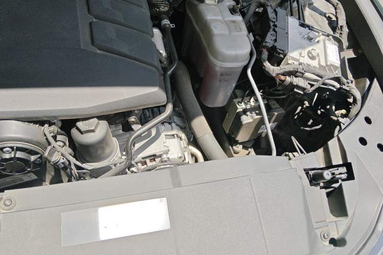 Used Audi A6L 2021 40 TFSI Luxury Dynamic Edition Engine Bay Left