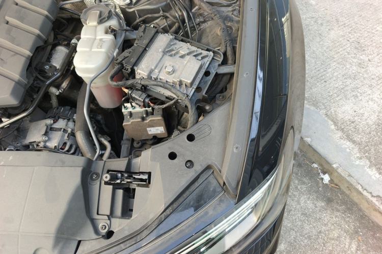 Used Audi A6L 2021 40 TFSI Luxury Dynamic Edition Engine Bay Left