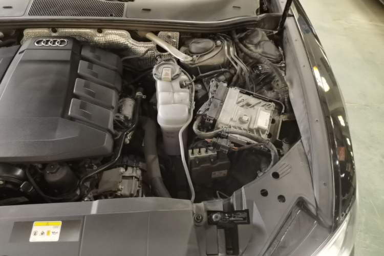Used Audi A6L 2021 40 TFSI Luxury Prestige Edition Engine Bay Left