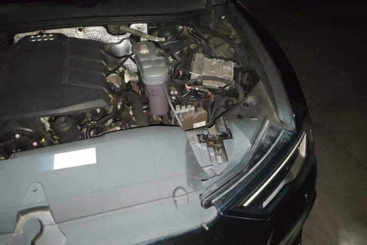 Used Audi A6L 2021 40 TFSI Luxury Dynamic Edition Engine Bay Left
