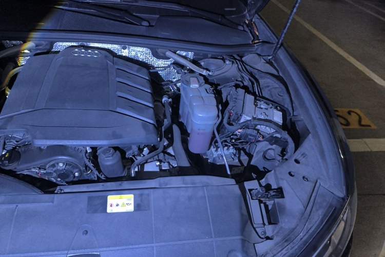 Used Audi A6L 2021 40 TFSI Luxury Dynamic Edition Engine Bay Left