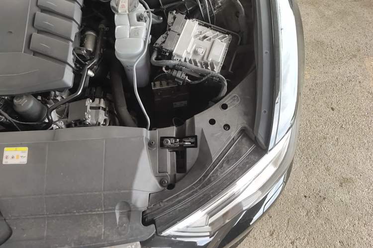 Used Audi A6L 2021 45 TFSI Prestige Elegant Edition Engine Bay Left