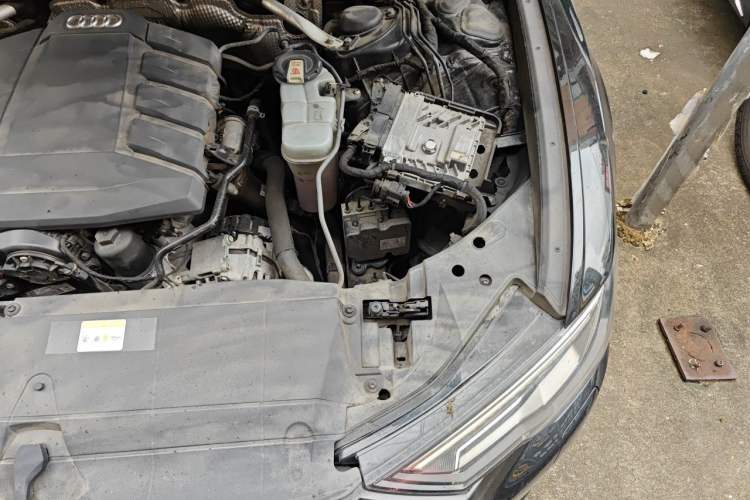 Used Audi A6L 2021 40 TFSI Luxury Prestige Edition Engine Bay Left