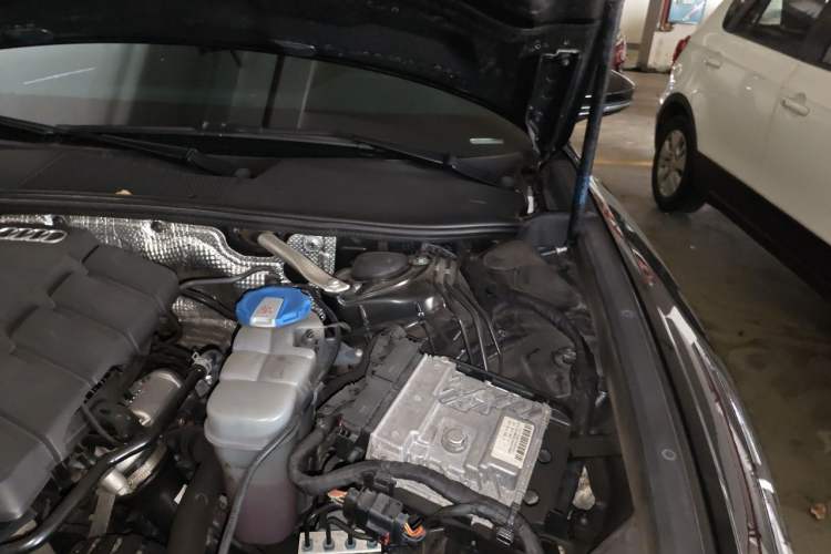 Used Audi A6L 2021 40 TFSI Luxury Dynamic Edition Engine Bay Left