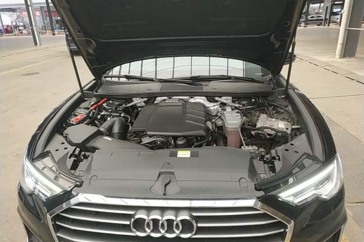 Used Audi A6L 2021 40 TFSI Luxury Dynamic Edition Engine Bay