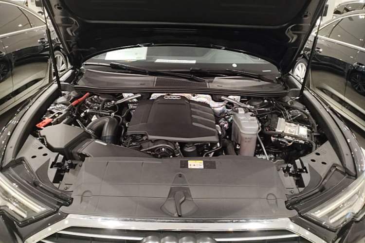 Used Audi A6L 2021 40 TFSI Luxury Dynamic Edition Engine Bay