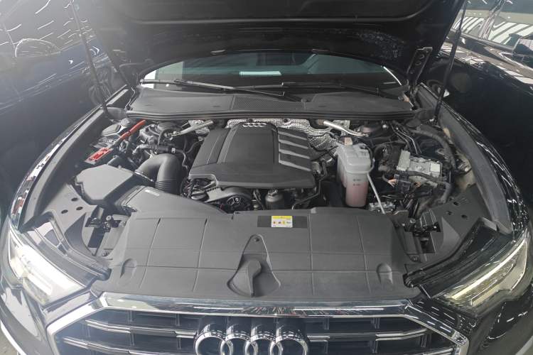 Used Audi A6L 2021 40 TFSI Luxury Dynamic Edition Engine Bay