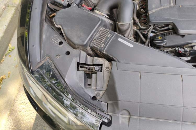 Used Audi A6L 2021 40 TFSI Luxury Prestige Edition Engine Bay Right
